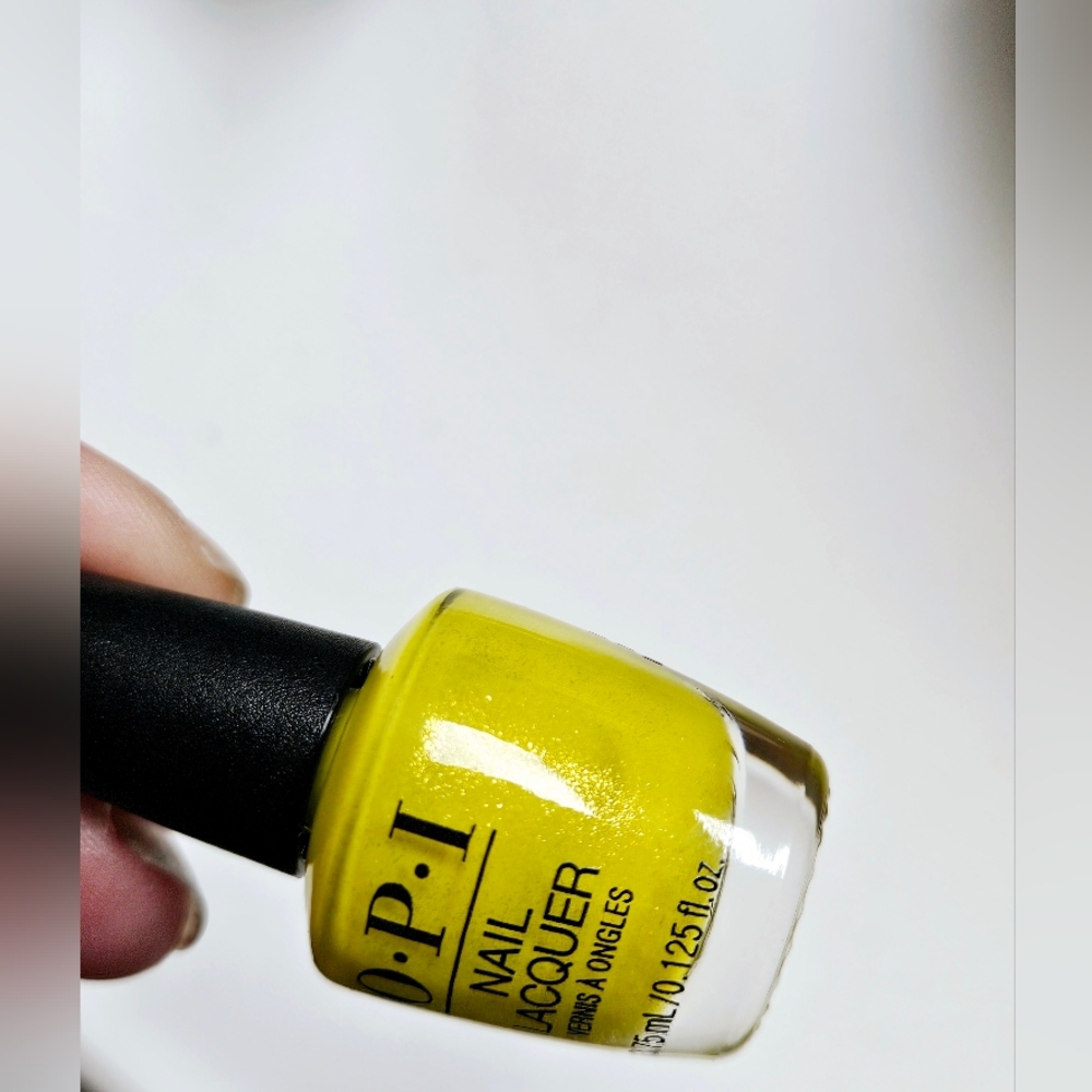 NWT OPI MINI'S: MIX ANY 2 FOR $8! L1L1 SPARKLEY YELLOW!